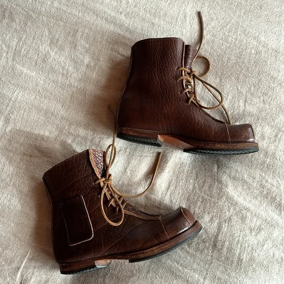 Cydwoq “Pocket” Leather Boots - Picture 7 of 13